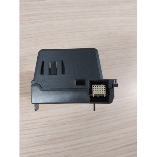 6ES7195-7HB00-0XA0 SIMATIC DP, Bus module for ET 200M for holding two 40 mm wide I/O modules 6ES7195-7HB00-0XA0 SIMATIC DP, Bus module for ET 200M for holding two 40 mm wide I/O modules